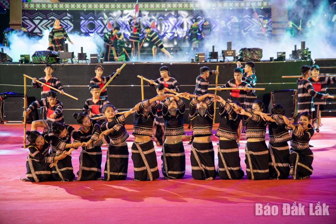 05_-_da_dang_sac_mau_nghe_thuat_4_20240831214524